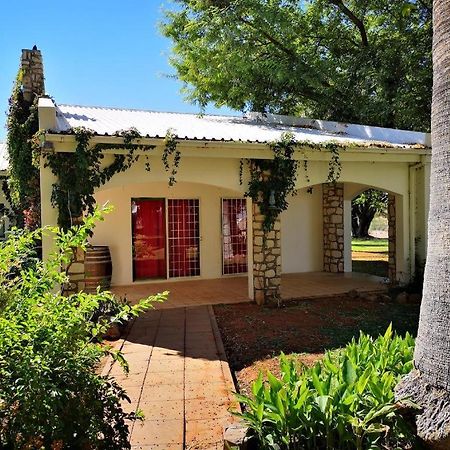 Kalahari Farmhouse, Namibia Mariental Bagian luar foto