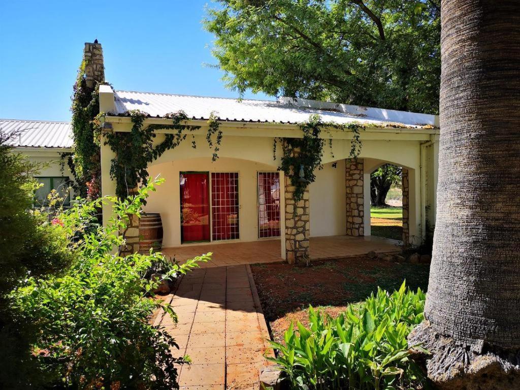 Kalahari Farmhouse, Namibia Mariental Bagian luar foto
