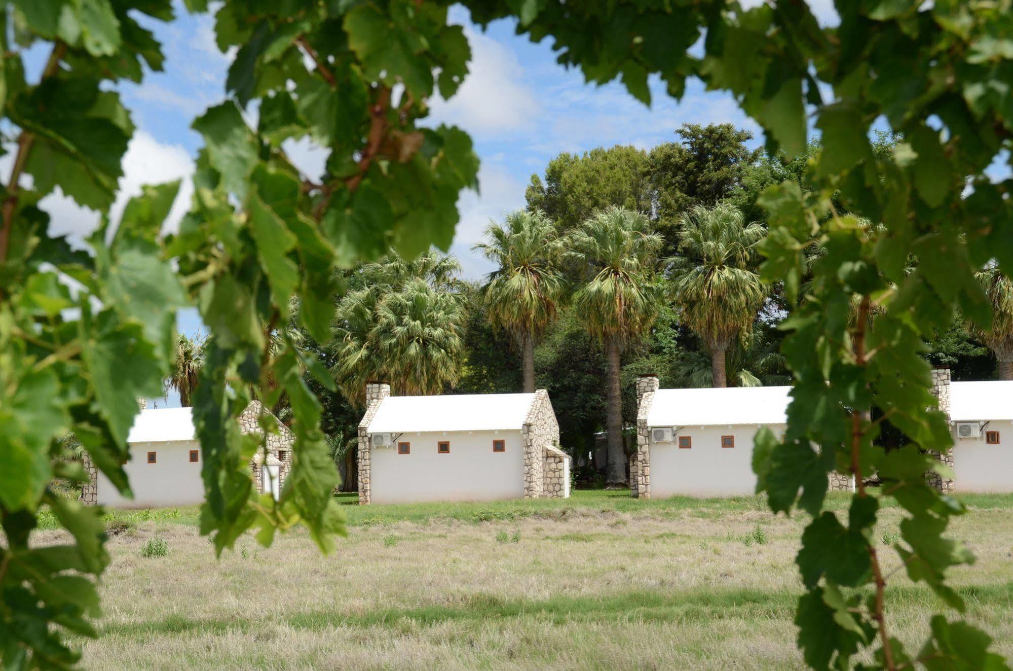 Kalahari Farmhouse, Namibia Mariental Bagian luar foto