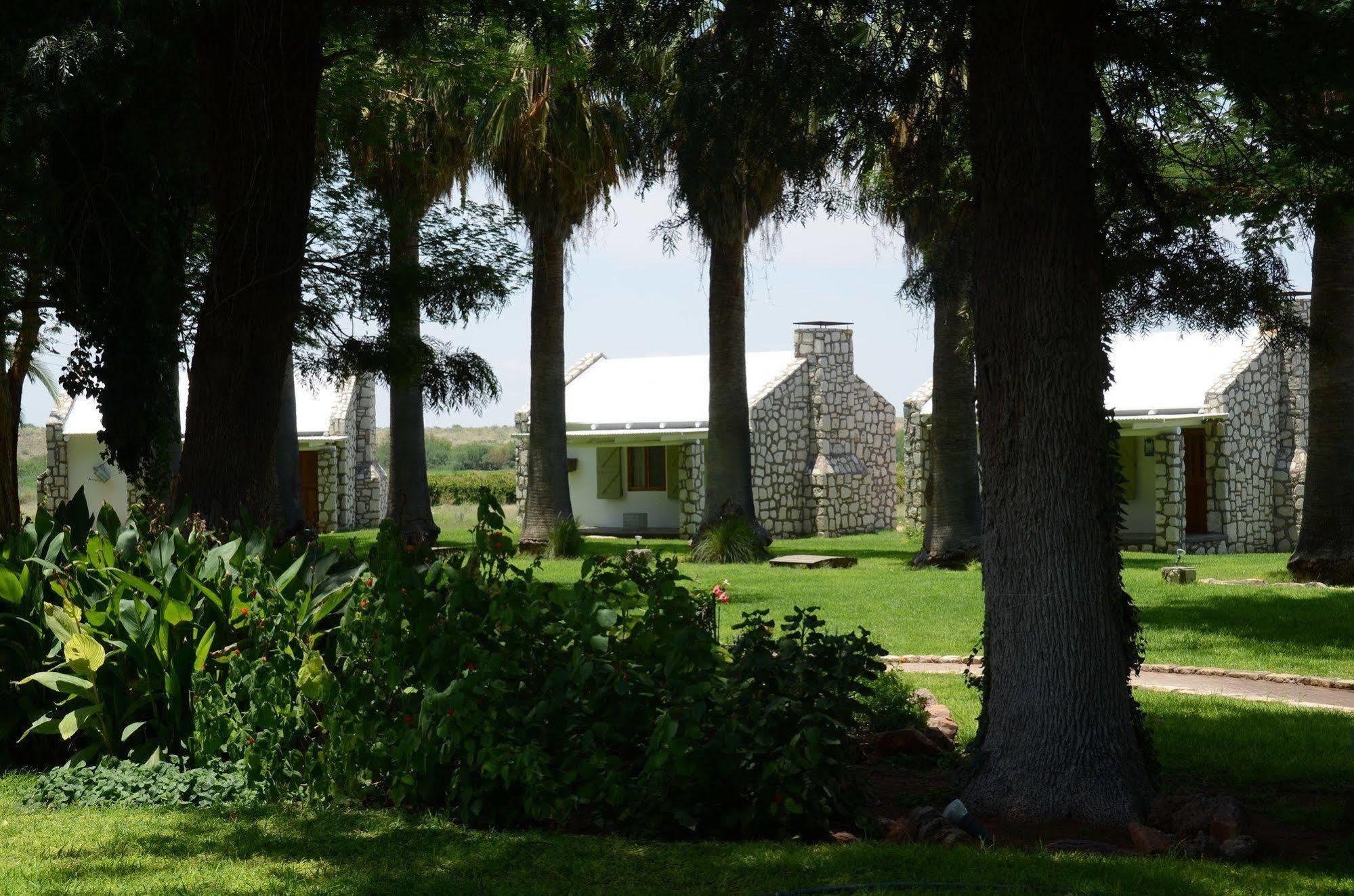 Kalahari Farmhouse, Namibia Mariental Bagian luar foto